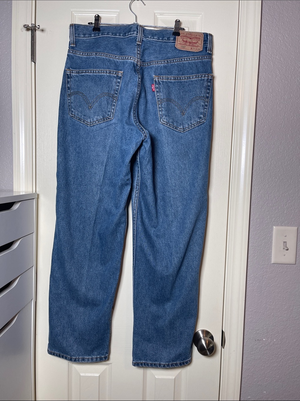 Levi's Men’s Blue Relaxed Jeans - Classic Back Pocket Design